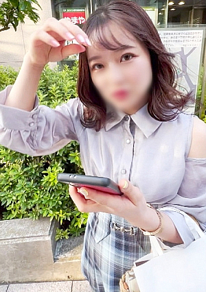 [Smartphone shot] *Video must be handled with care* The neat and clean Hina-chan used to be a Tuesday regular on an online show. She has professed to love idols, but even more than that, she loves thick, hard cocks ♥