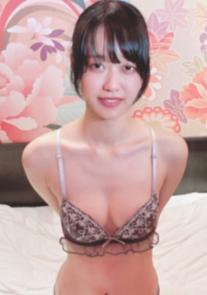 [2 works + luxurious bonus] A fair-skinned, tall, slender, toned, beautiful body girl trained in futsal./Meni's strongest 3P in 4 shots and frustrated with her boyfriend, unable to have sex with her boyfriend, wearing a shiny yukata, she has worn a beautiful yukata after a fireworks display and has a rich 3P and white fireworks to decorate a summer night