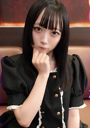 [First shoot] [Half outside, half-in-a-half] The mysterious girl who works at Con Cafe is a fan of a very sensitive, lewd, masochistic woman with hairy pussy and sharp eyes, her cock awakens in a pull-in atmosphere, and she is in great shape with four ejaculations at once.
