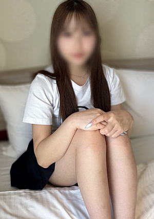 Short, big-butt beauty [no] [cream] She also has a blowjob technique with a minimal influencer who has a lovey-dovey sex, and she licks her feet and lets her cum inside her and we check each other's love *Bonus included