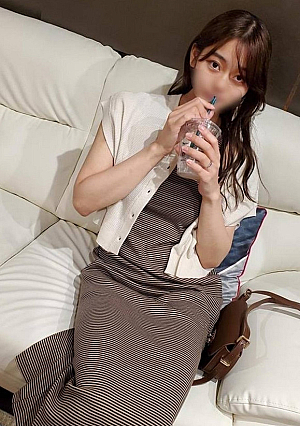While working, the frustrated wife master squirts a lot and gets ahegao after continuous orgasms, another man says he can't seek pleasure, but in the end he's got a hard thrust into the deep uterus with a raw cock and splashes into his body, ****