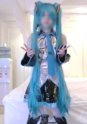 I got a shiny, beautiful apparel-style introverted Cadower Layer Y, so I put it on...Masturbation Edition