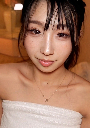 [No] Japanese-style beautiful woman's face is disturbed again, and her face is too awesome⤴If she stays silent, she has an elegant atmosphere, but when she gets horny, she suddenly turns into a lewd person.⤴The facial expression that opens her mouth wide and sticks out her tongue is amazing.She's having a facial cumshot and is being swallowed *Bonus High resolution