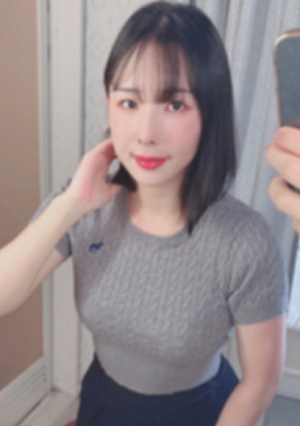 Beautiful quarter beauty's fair-skinned, big-breasted body uses Japanese-style net re-piston to make her face turn red as hot semen is poured into her pussy.