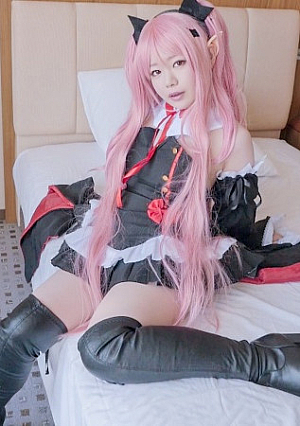 [Individual shooting creampie cosplay H ♥] A miraculous F cup girl with a height of 140cm is having a baby through cosplay
