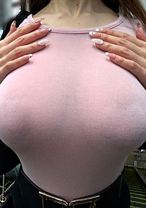 [H cup big breasted beauty] [FC2 limited] A perverted beauty shows off her big breasts without a bra and her big butt sticking out. Her overwhelming divine body has arrived!!