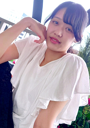 The master of the fetish photography world is dressed in a sexy costume and has a fair-skinned tall slender beautiful body trained in futsal, and the semen that has accumulated in it is squeezed out