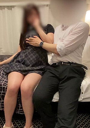 [With face showing] A charming F-cup girl secretly plays with a rotor outside for the second time ♡♡ Even in the room, she cums many times with a raw dick [Part 1] No.394