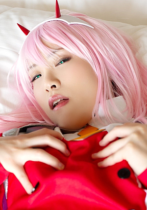 [Individual shooting creampie cosplay H ♥] Plump and super cute bitch black tights with scissors and a hole is made and a large amount of creampie is impregnated in the toroman SEX