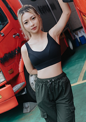 A series of squirting climaxes, a firefighter wannabe's sensitivity MAX Sensitive Musume "Don't stop, please let it all out'' she convulses and begs, violently pistoning and her love juice floods, thick bukkake on her tight body