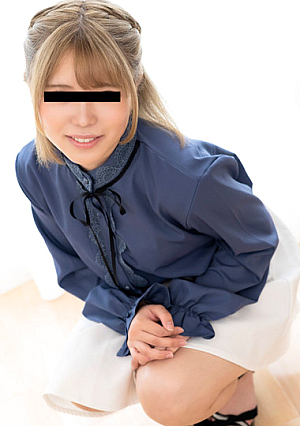 In her thrilling first AV, she shows off her impressive tongue sk**ls in oral ejaculation and creampie sex!