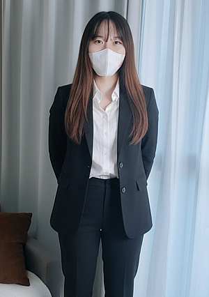 Yua, a slender new graduate who started living alone in Tokyo (22\), her beautiful butt and beautiful breasts swaying with a high-speed piston, makes a sexy voice and ejaculates a lot on her stomach.