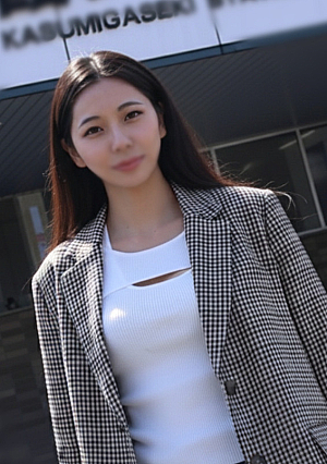 [Real lesbian married woman's first shot] Kawagoe 8 beautiful women ♡ A married woman who applied for AV because she wanted military funds for a lesbian sex industry goes crazy with a high-speed piston on the female face in 3 seconds with a penis inserted and a large amount of bukkake on her stomach...