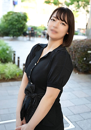 Mao, 31 years old, is a frustrated married woman who has become sexless after 3 years of marriage and takes sex with her sex friend.