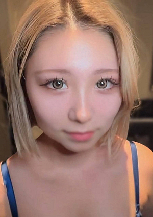 [No] On the first day in Tokyo, the strongest blonde short gal with an instant creampie tongue, Sana-chan, has a large amount of seeding in her clear pink crack