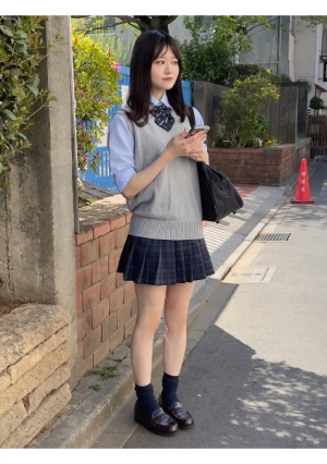 Wearing white panties for 17 hours [Personal photo] _As a commemorative occasion, I had sex with her without a rubber band lol [Uncensored L**ked]