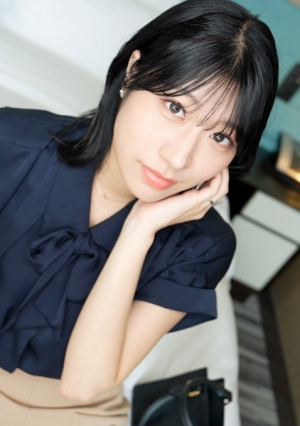 The clarinetist's graceful hand during the blow job is worth seeing. She is such a big dick lover that she ends up having a selfie. Just when she begs for it, she moans in a vulgar voice that is the exact opposite of the clarinet's tone. [First shot] AV application online AV experience shooting 2491