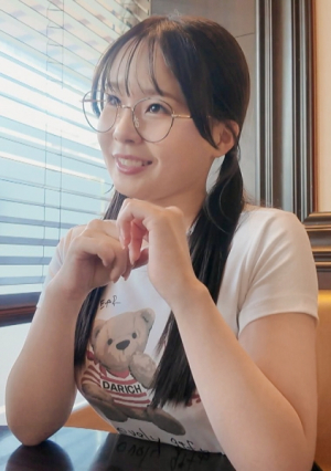 The pinnacle of the plump body [Momo, 20 years old] Bones in flirtatious sex for men The highest point of the ultimate huggable female body [First shot] AV application online AV experience shooting 2492