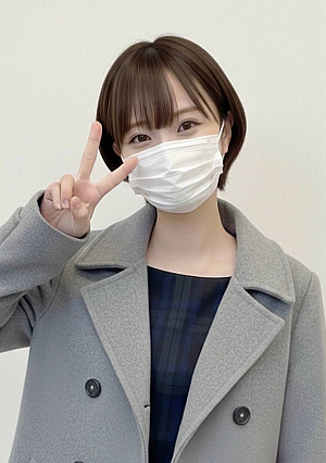 A short-haired beauty who is good at sports and has won an intercollegiate prize in the 100m dash takes on a sex video