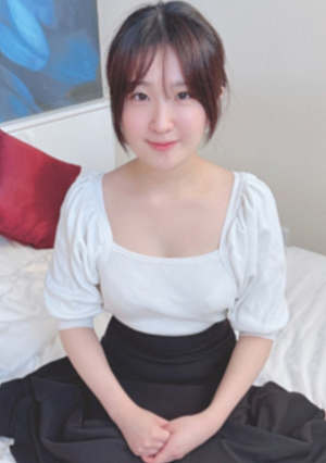 [Gorgeous first shot 3 shots] Highly educated, fair-skinned Megumi, 19 years old./One experienced person teaches the unexplored pussy of a hard cock and the pleasure of sex