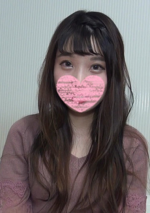 First shot warehousing A fair-skinned beautiful girl with long black hair that remains innocent Its moe to the appearance that you feel while being shy Personal shooting