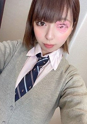 18-year-old active third grader Shortcut is the first rich experience of a slender beautiful girl