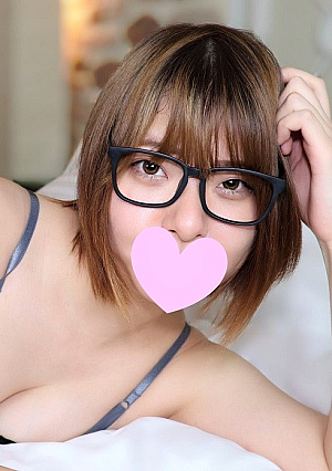 Tsubasa 20-year-old nerdy girl with a lot of charm