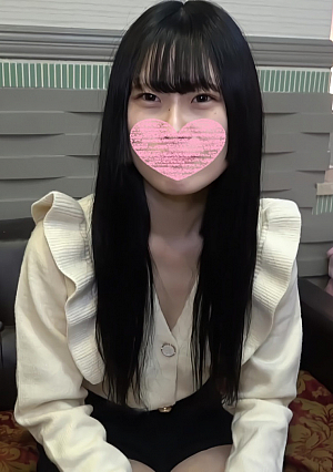 Fair-skinned slender with long black hair I pretended to forget a cafe clerk like a Japanese doll and argued w