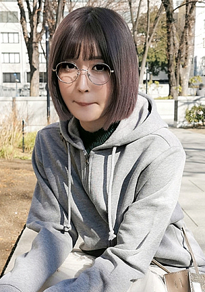 Nasty de M Bitch-chan with a clear face It's a sober and communicative obstacle with glasses, but when you take it off, it's amazing Aniota Fujoshi Yukiko-chan 25 years old