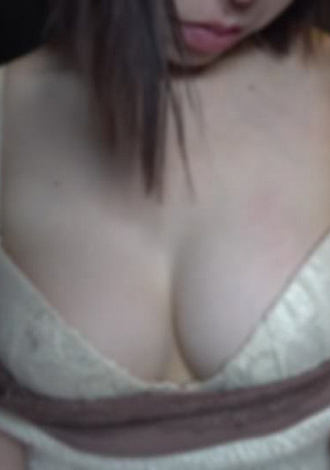 Fair-skinned beautiful breasts E cup active third grader Although it is a small animal system raised in the countryside a large amount of love juice overflows from the vagina