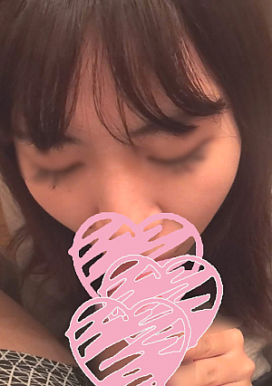 This is a neat and cute fair-skinned slender girl Aina-san 22 years old vaginal cum shot 2nd round Personal shooting another viewpoint 5K review privilege available