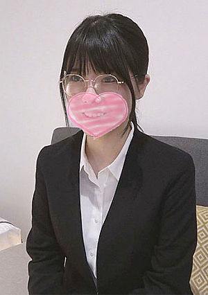 It took 4 years to persuade me to become a beautiful girl OL with a feeling of super cleanliness Smooth and fair skin First and last Gonzo Individual shooting