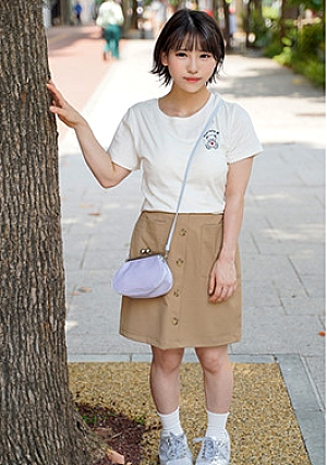 [Legal Lawson Fall] Height 138 cm Very cute little c**ld-chan Valuable plabe SEX with a big cock man with a height difference of 40 cm It was apt that the little c**ld was lewd
