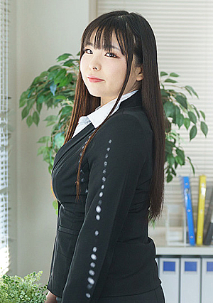 Horny in the office : she just got hired and always thought about having a sex with coworkers