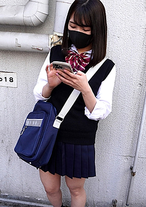 [Individual shooting] Bringing a beautiful girl in a miniskirt uniform like an honor student to her home and taking a gonzo _ Barrage from a raw piston