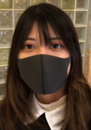 A beautiful woman who became unemployed because of her defense 20 years old Sucking desperately while being covered with drool for money Massive facial cumshots