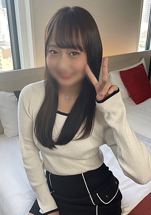 A 19-year-old idol-class beautiful girl with 3 consecutive vaginal cum shots innocent Lori of a college student all sperm poured into a cute smile