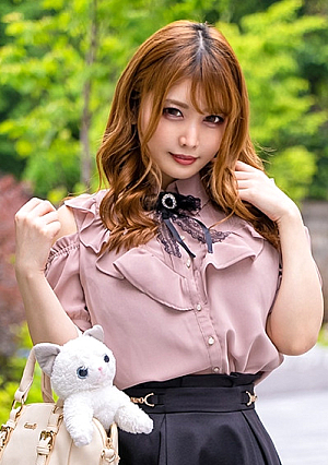 Makeup that is hard to approach Mass production fashion older sister Satomi-chan, 25 years old