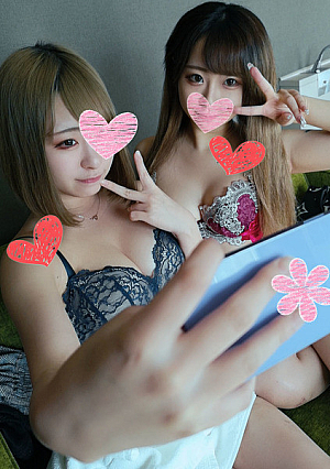 Personal shooting Genuine friend 3 Part 1 Extremely erotic Ami-chan called a super cute female friend to take a picture Which one do you like Ami 22 years old Asuka 21 years old