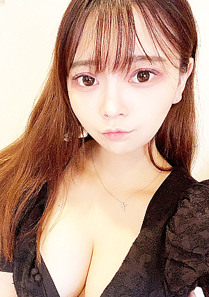 Uncensored H cup Chuu student F cup 20-year-old marshmallow big H cup female college student when she fucks her dick reacts and jerks and shoots a lot of pressure in the vagina