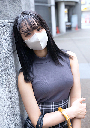 Uncensored Cinema style A 20-year-old obedient and big-breasted college student who hasnt been dyed in any color yet