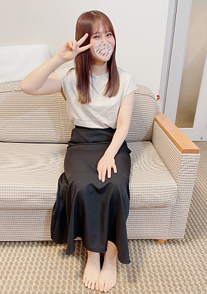 Memi-chan a beautiful woman with a cute smile in an innocent style existed in the countryside is petite and sensitive and is a local female college student who does not know the world