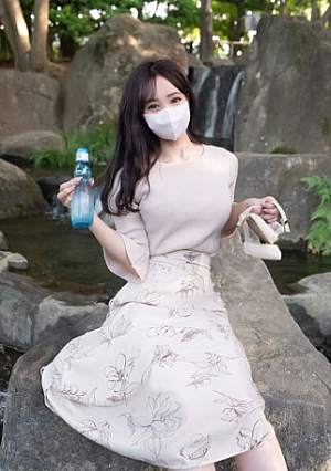 Limited number of first shots Uncensored Cinema-style highly educated nursing college student with whitening and big breasts