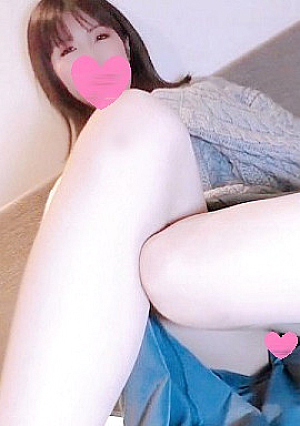 Please secretly cum vaginal cum shot to a beautiful woman with beautiful legs completely exposed
