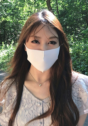 L**ked A 22-year-old sportswoman with a clear white skin and thin hair a shaved angel