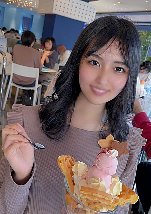 Uncensored A professional student whose promise was canceled at the last minute is invited to the emergency stairs of the cafe and committed obscenity The security guard rushed to him and argued but he escaped and was taken into a closed room and continuously ejaculated in the vagina