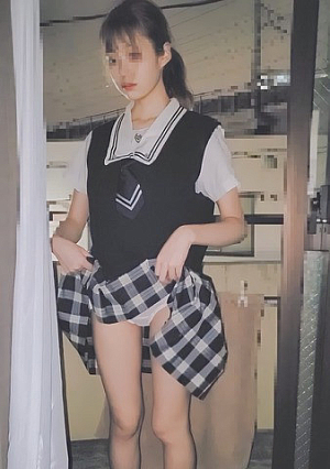Grade 2004 Debtors Daughter My Parents Go Home While Im Working and Poke My Undeveloped Vagina
