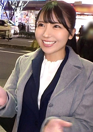 Seriously Flirt, First Shot 1590 Distributing Cairo On The Street In Akihabara, A Beautiful Woman With Beautiful Legs Was Trapped On Her Way Home From The Company, And We Brought Her Into A Hotel For Erotic Talk... Gradually My Feelings Elevated...
