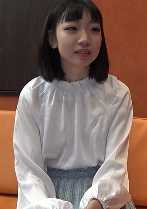 A student with outstanding style Convenience store clerk Is it okay to have a girl like this on the night shift