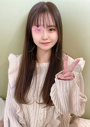 A fair-skinned girl with a cute smile and a small animal systemIn order to give a present to a man she likes she made her first vaginal cum shot during an AV shoot